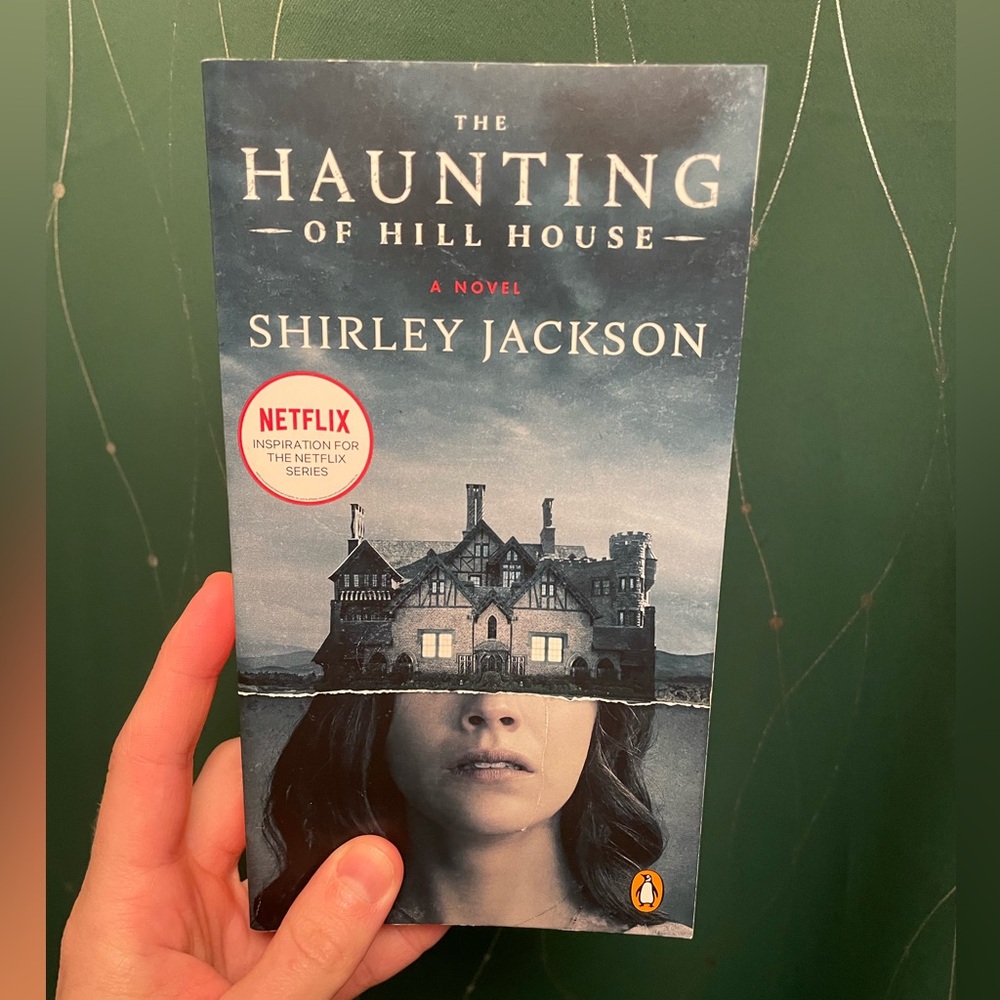 2/$6 • The Haunting of Hill House Book